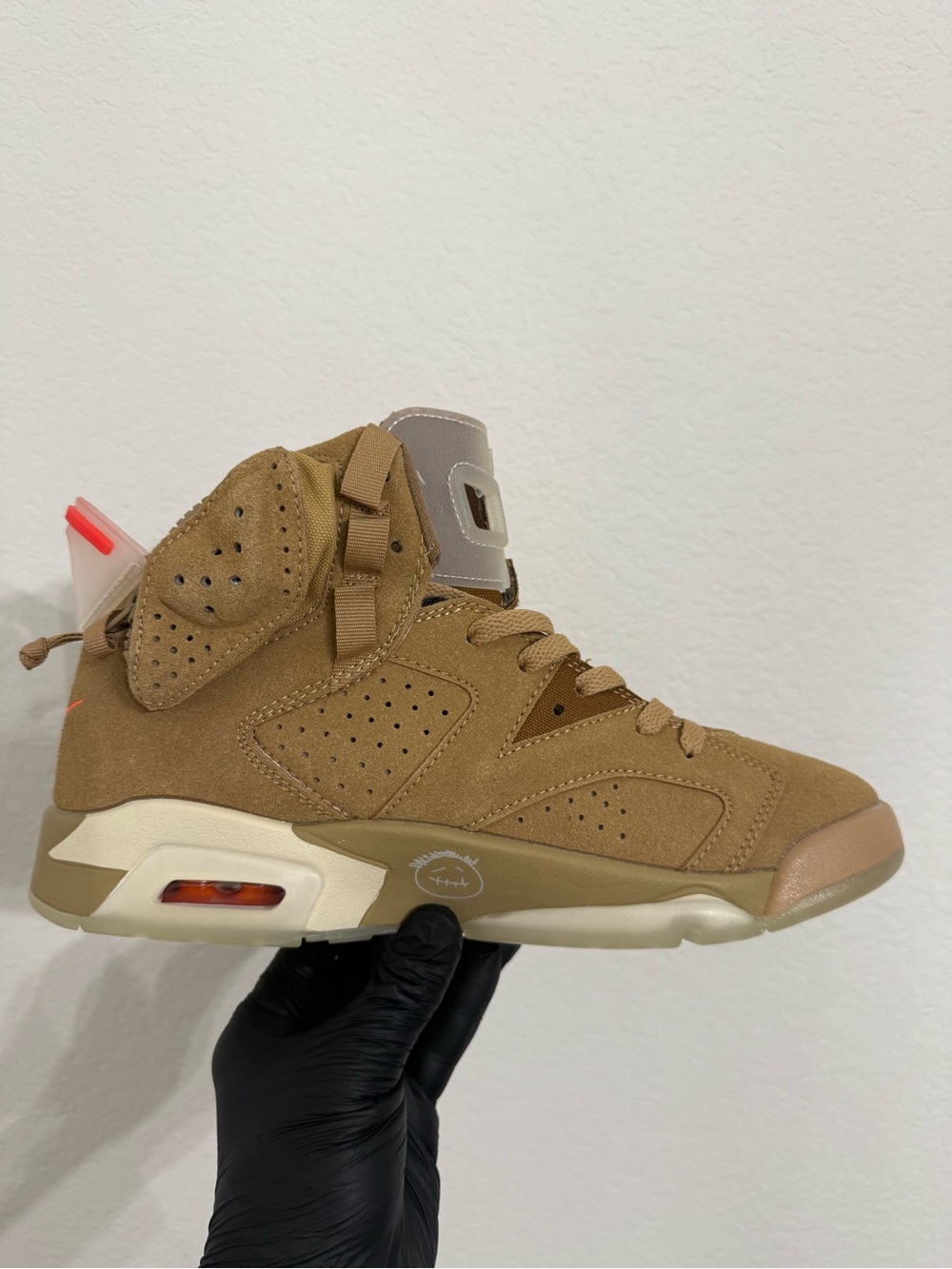 Jordan 6 Retro "Travis Scott" Khaki - Picture 3 of 8